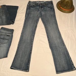 YMI Jeans, low rise, Boot-cut Size 1